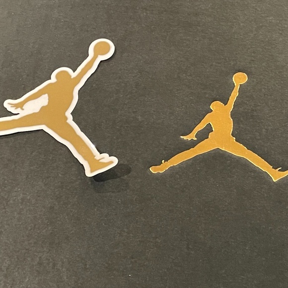 Air Jordan 1 Mid SE GLOW IN THE DARK size 6Y or 7.5W NIKE - Picture 8 of 10